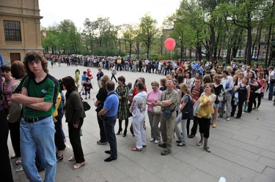 Очередь во сне толкование сна. 0bcd1b3a460c0dde40cf8baaebc. Очередь во сне толкование сна фото. Очередь во сне толкование сна-0bcd1b3a460c0dde40cf8baaebc. картинка Очередь во сне толкование сна. картинка 0bcd1b3a460c0dde40cf8baaebc. Стоять во сне в очереди — знак того, что необходимо более внимательно присмотреться к происходящим вокруг событиям и проанализировать собственное поведение. Сонник убежден, что такие меры позволят предотвратить беду и не наделать ошибок. Объяснение того, к чему снится этот сюжет, имеется в целом ряде толкователей.