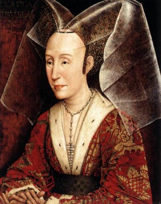 Платье, бусы и головной убор 15 века